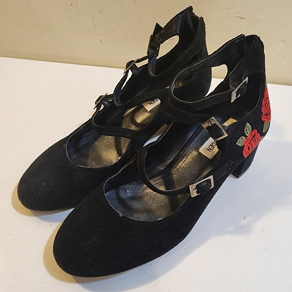 Steve Madden Hedley Black Suede Block Heels with Embroide Red Roses 7.5 - Picture 1 of 15